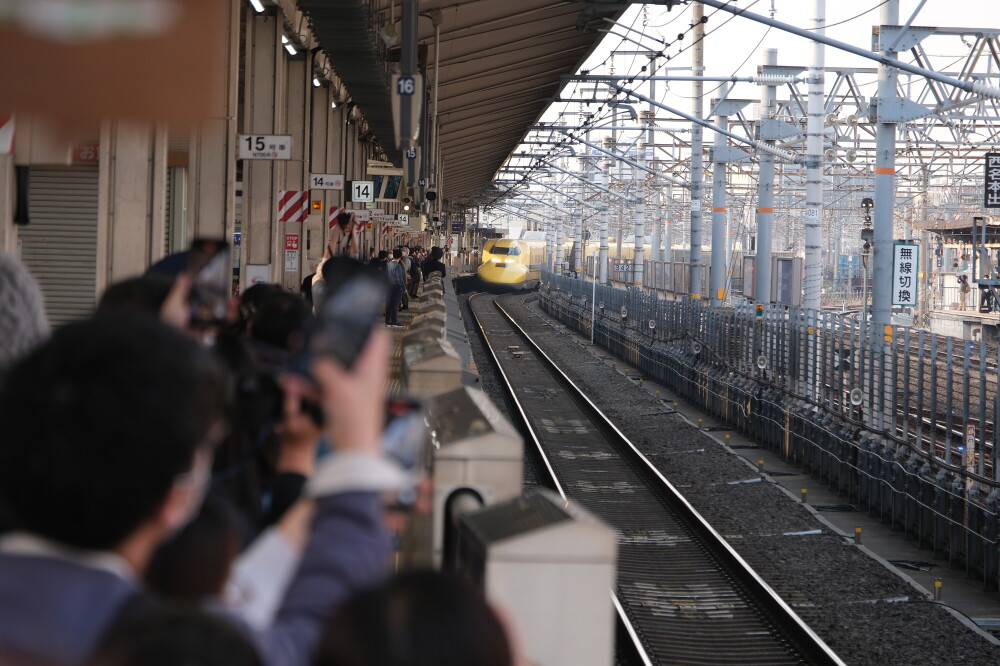 ドクターイエロー 名古屋駅 : JR東海 : 鉄道写真